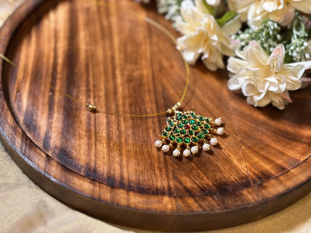 Kemp Stone Invisible Necklace