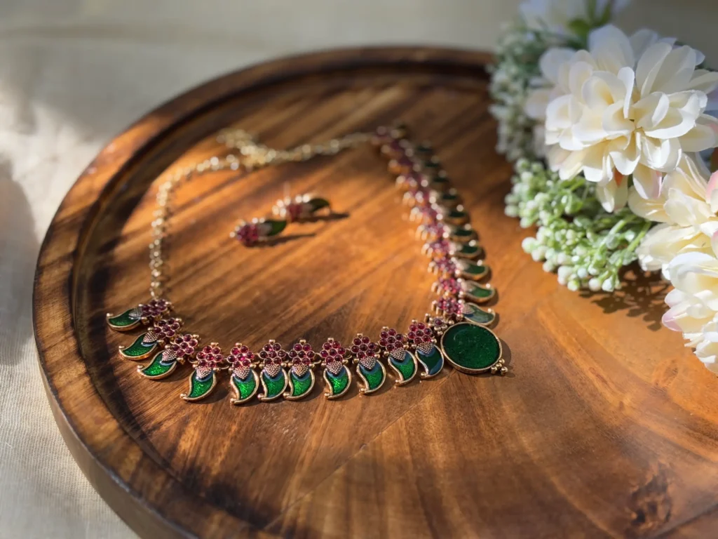 Floral Emerald Mango Palakka Necklace