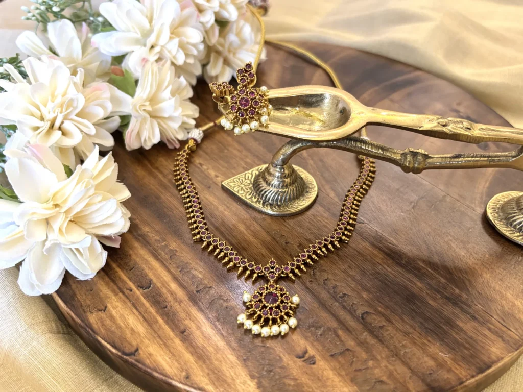 Attigai Traditional Necklace with earrings